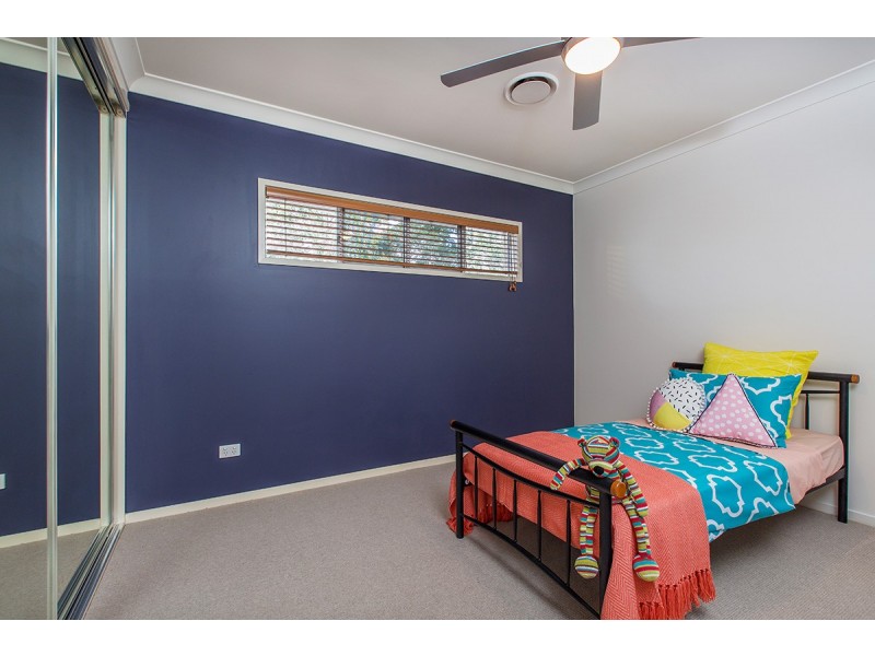19 Skandia Court, Newport QLD 4020
