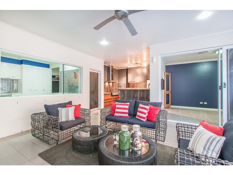19 Skandia Court, Newport QLD 4020
