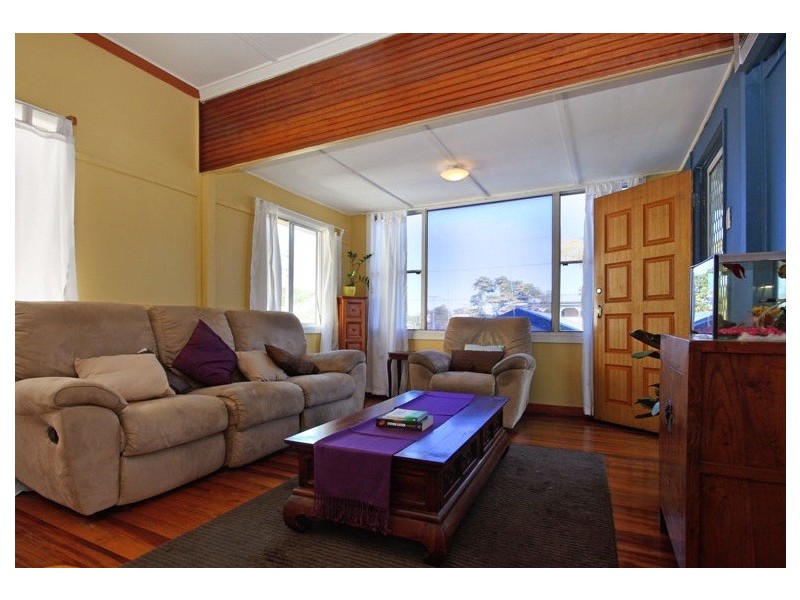 18 Bell Street, Woody Point QLD 4019