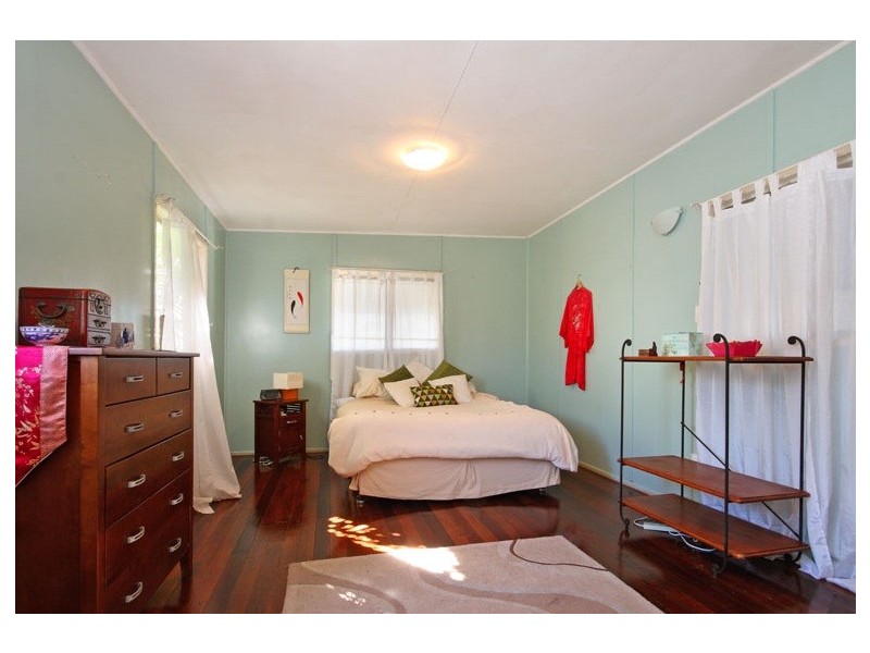 18 Bell Street, Woody Point QLD 4019