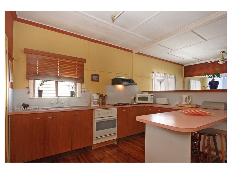 18 Bell Street, Woody Point QLD 4019