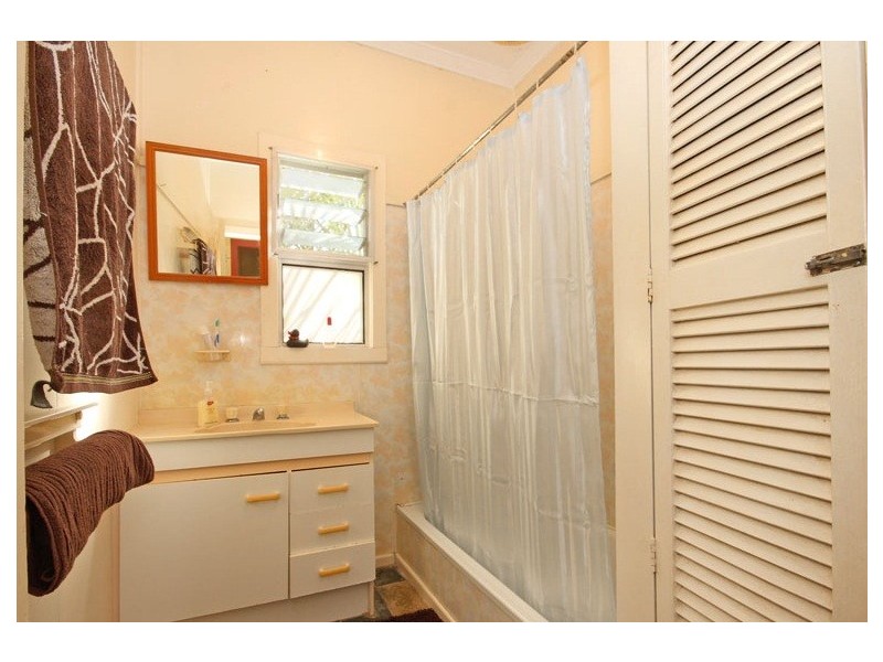 18 Bell Street, Woody Point QLD 4019