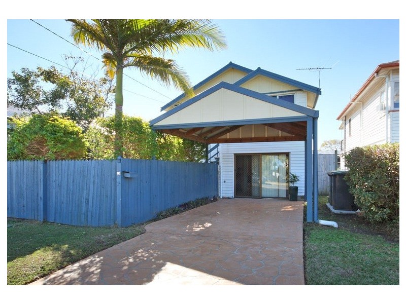 18 Bell Street, Woody Point QLD 4019