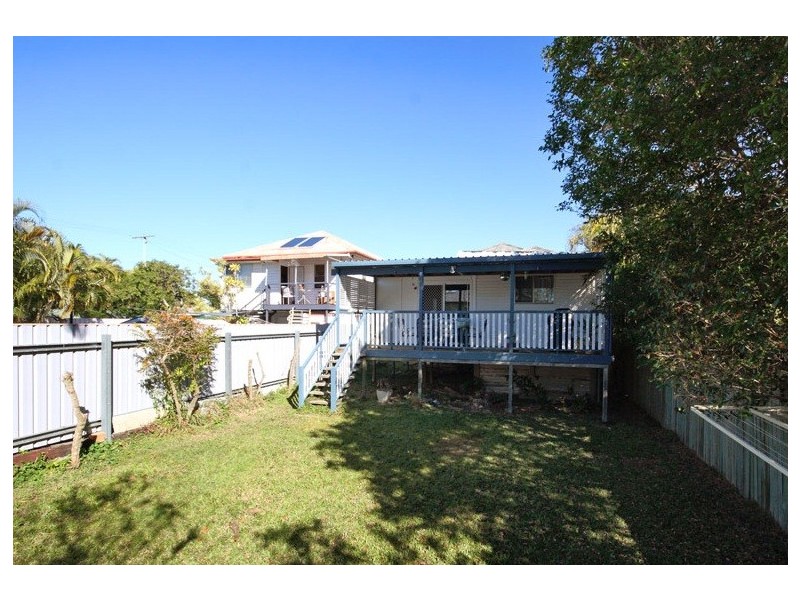 18 Bell Street, Woody Point QLD 4019