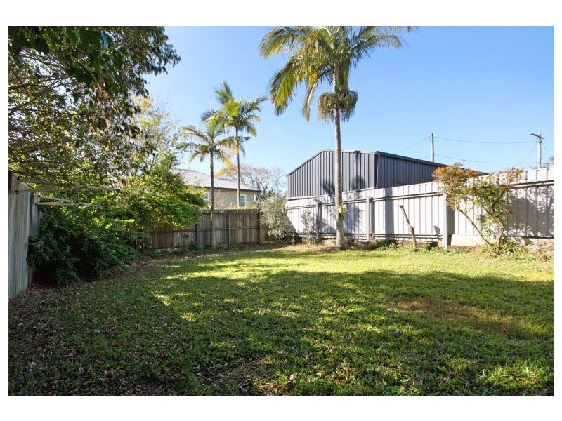 18 Bell Street, Woody Point QLD 4019