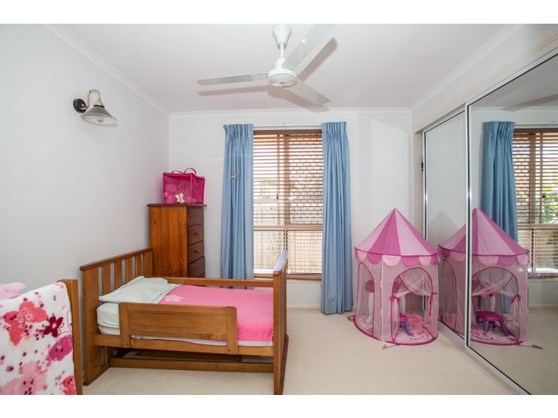9 James Street, Scarborough QLD 4020