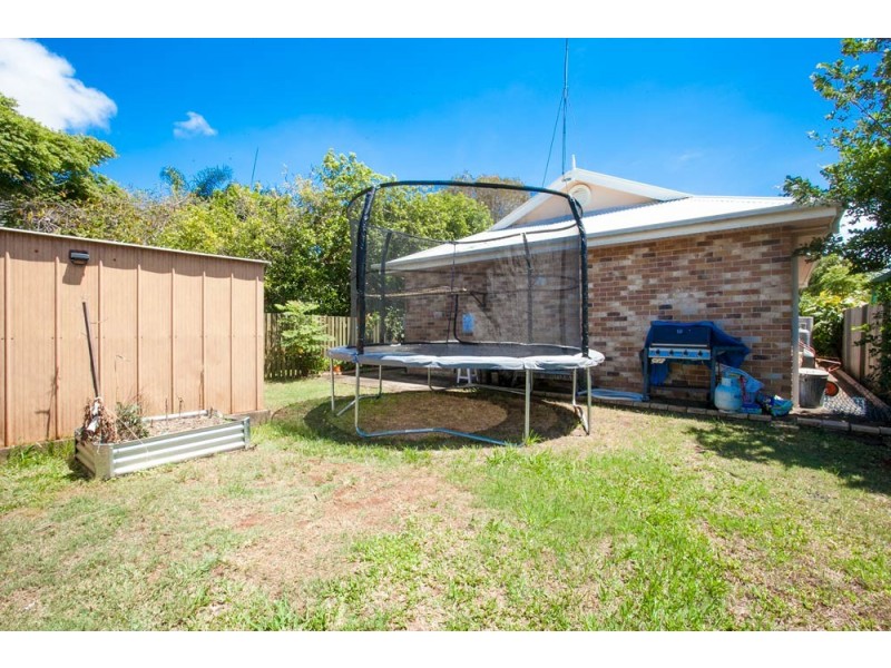 9 James Street, Scarborough QLD 4020