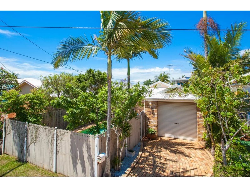 9 James Street, Scarborough QLD 4020