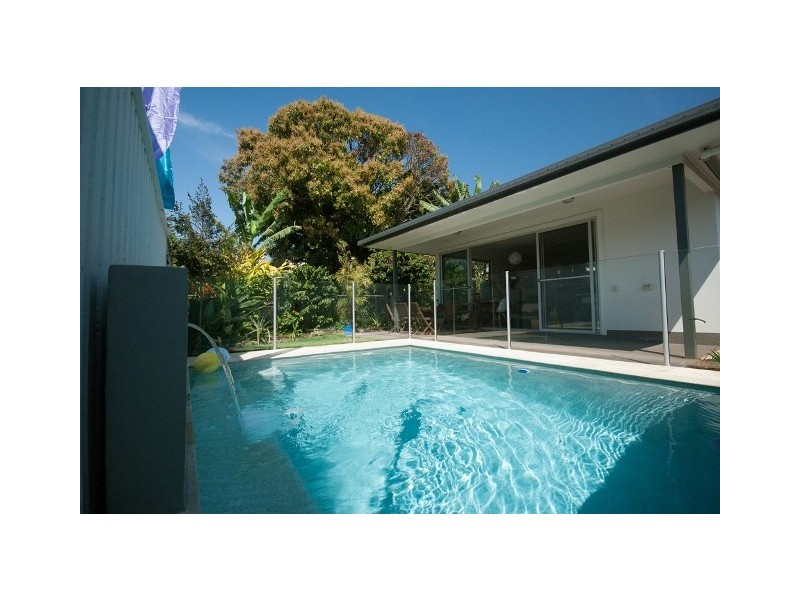 10 Dunns Terrace, Scarborough QLD 4020