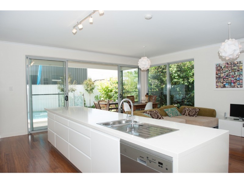 10 Dunns Terrace, Scarborough QLD 4020