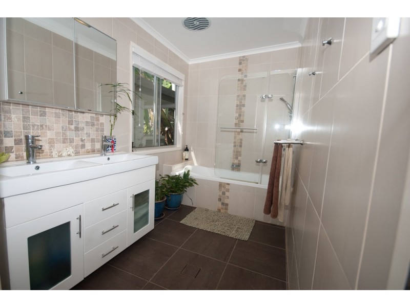 10 Dunns Terrace, Scarborough QLD 4020