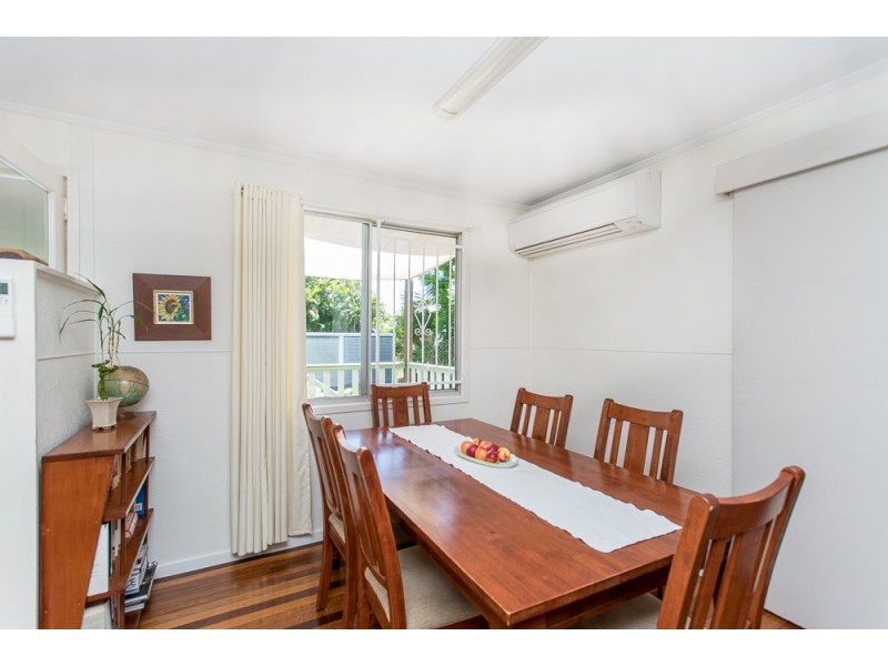 8 Westbrook Street, Woody Point QLD 4019