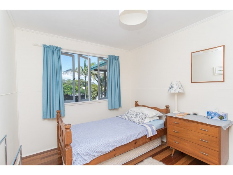 8 Westbrook Street, Woody Point QLD 4019
