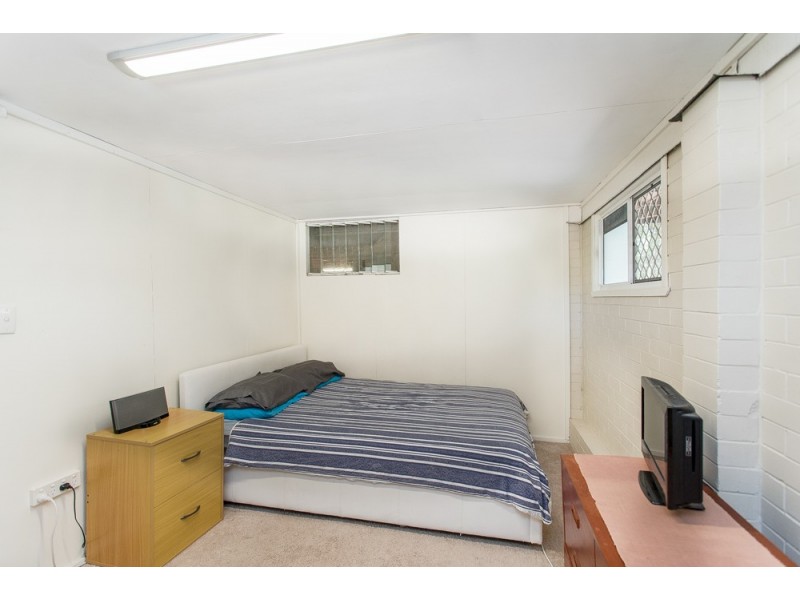 8 Westbrook Street, Woody Point QLD 4019