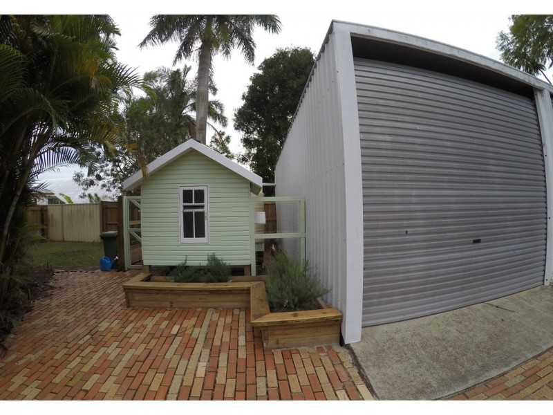 8 Westbrook Street, Woody Point QLD 4019