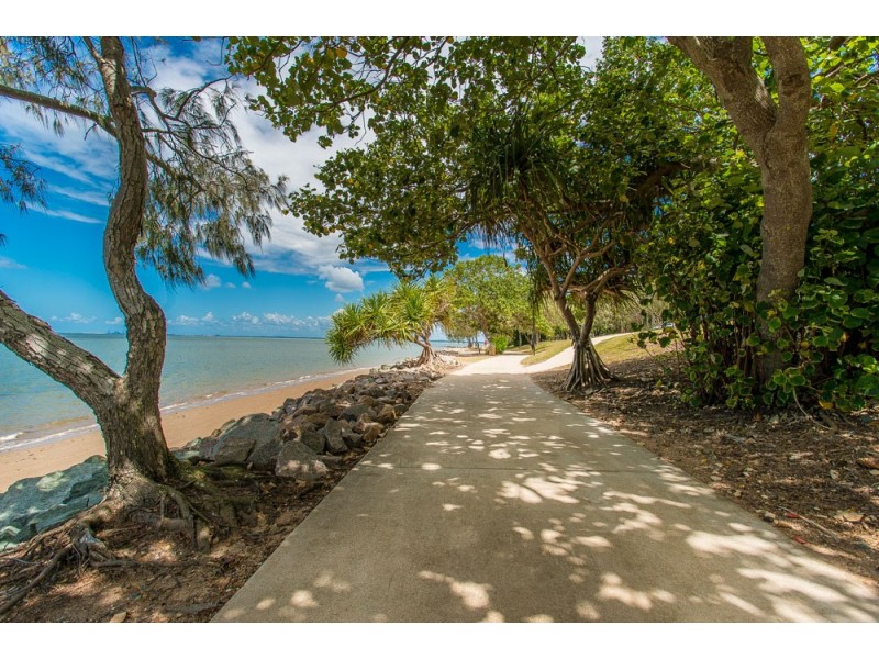 8 Westbrook Street, Woody Point QLD 4019