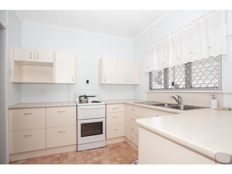 22 Bank Street, Margate QLD 4019