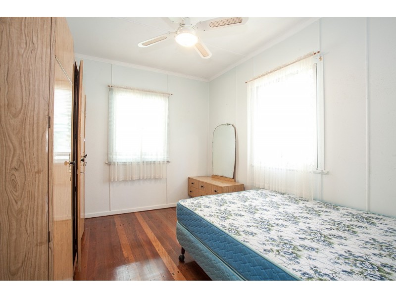 22 Bank Street, Margate QLD 4019