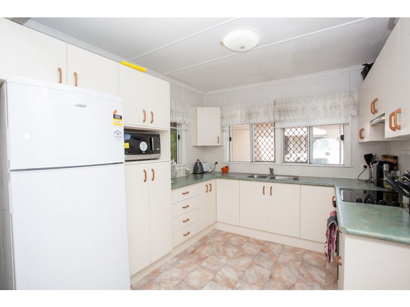 8 Brighton Street, Woody Point QLD 4019