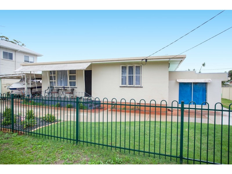 77 Arthur Street, Woody Point QLD 4019
