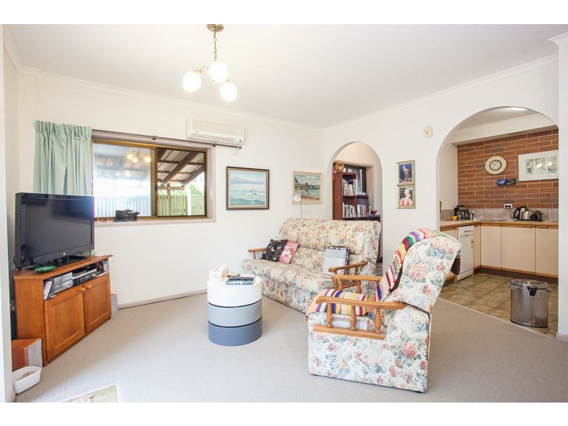 1/2 Robertson Avenue, Margate QLD 4019