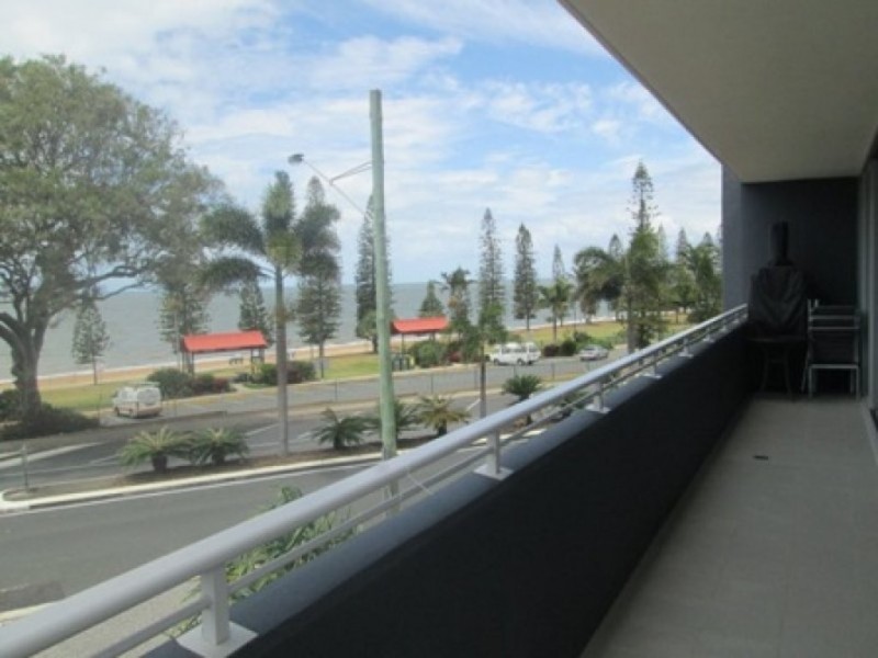 6/17 Marine Parade, Redcliffe QLD 4020