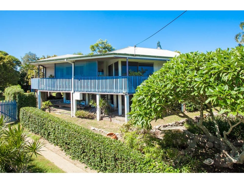 70 Fernlea Avenue, Scarborough QLD 4020