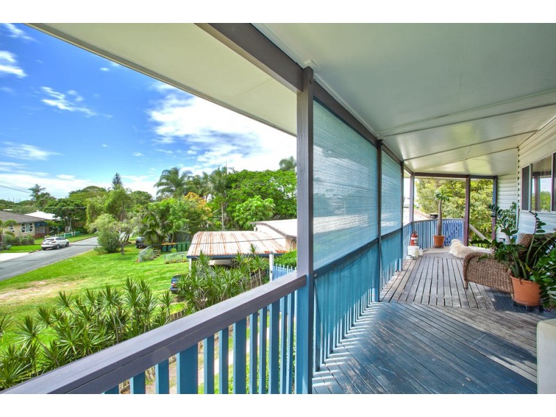 70 Fernlea Avenue, Scarborough QLD 4020