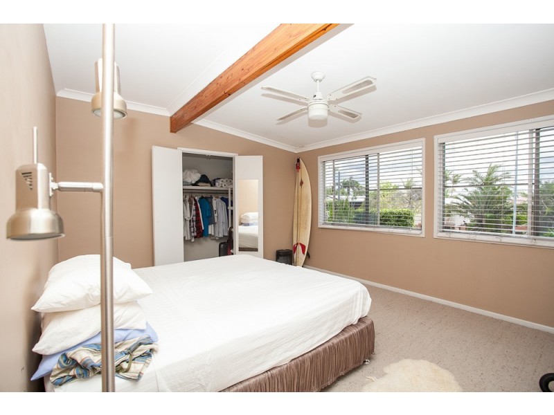 70 Fernlea Avenue, Scarborough QLD 4020