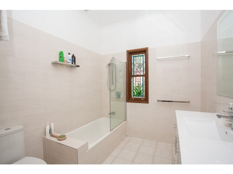 70 Fernlea Avenue, Scarborough QLD 4020