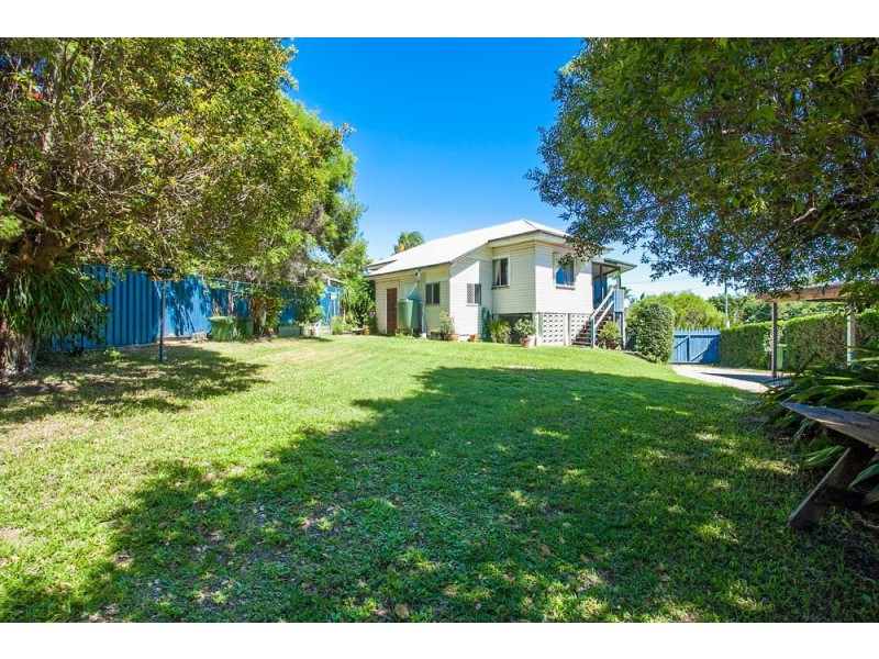 70 Fernlea Avenue, Scarborough QLD 4020