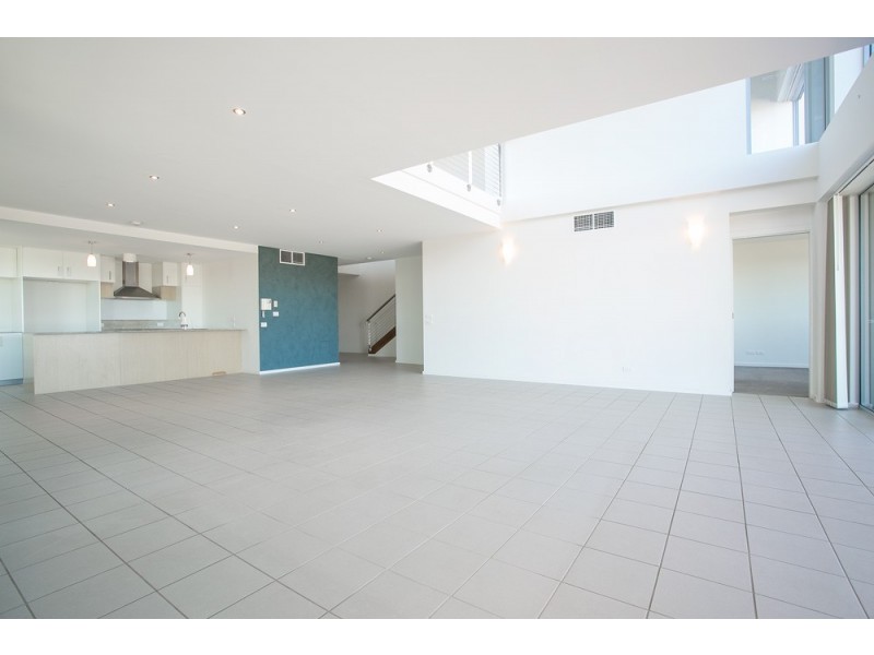 28/146 Prince Edward Parade, Scarborough QLD 4020