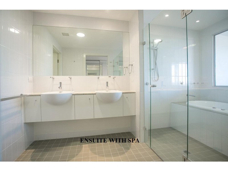 28/146 Prince Edward Parade, Scarborough QLD 4020