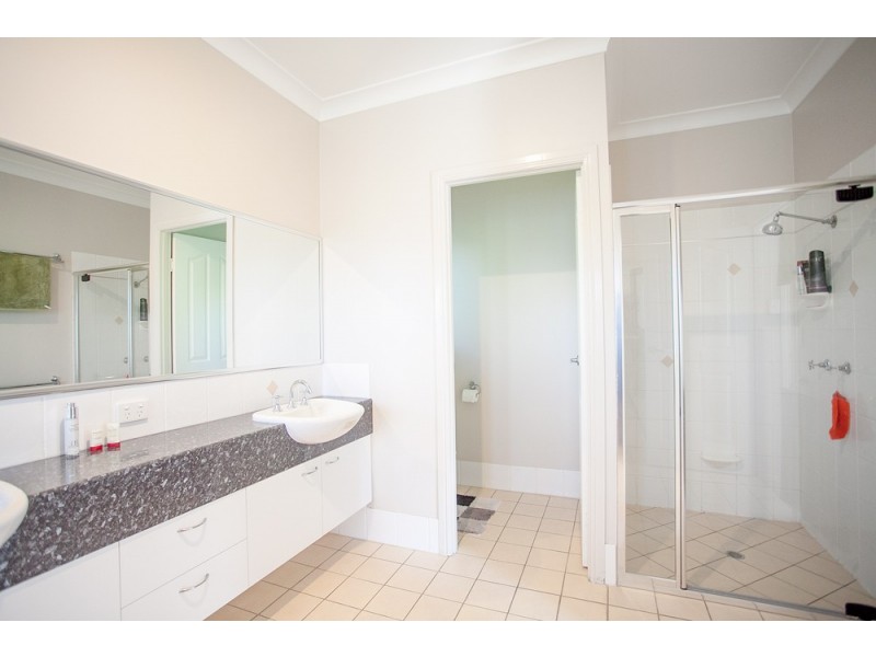 431 Scarborough Road, Scarborough QLD 4020