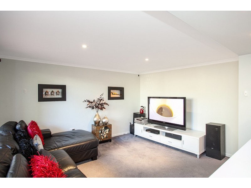 7 Palmtree Avenue, Scarborough QLD 4020