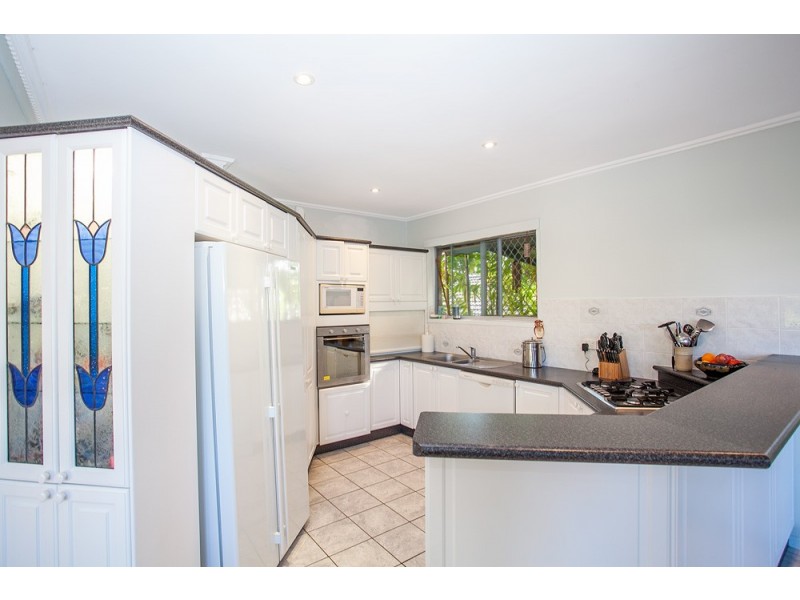 7 Palmtree Avenue, Scarborough QLD 4020