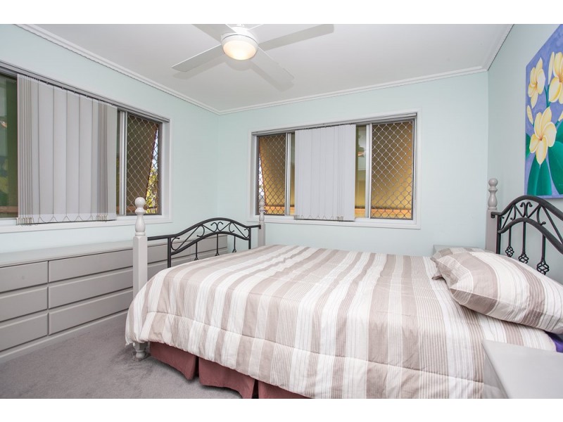 7 Palmtree Avenue, Scarborough QLD 4020