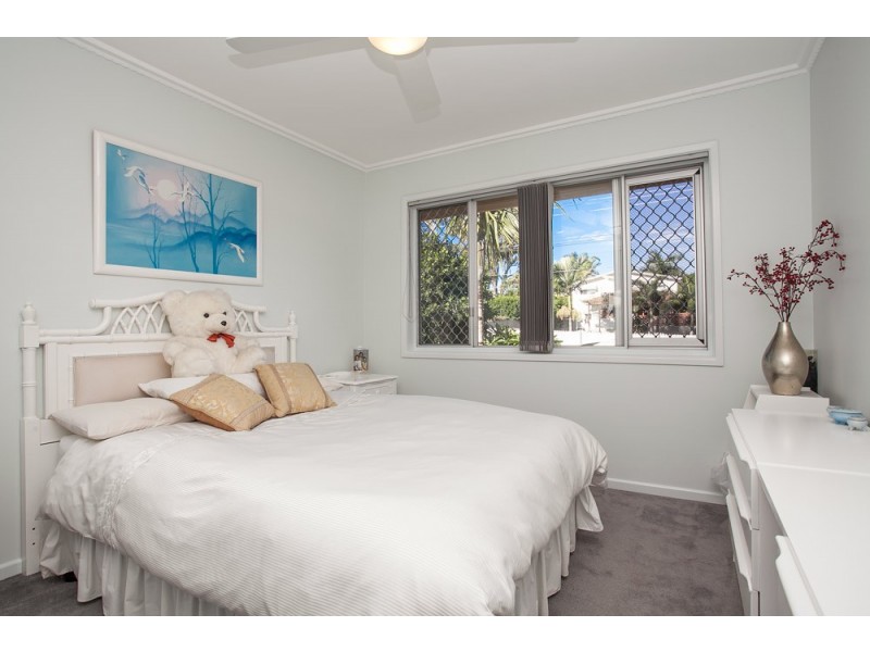 7 Palmtree Avenue, Scarborough QLD 4020