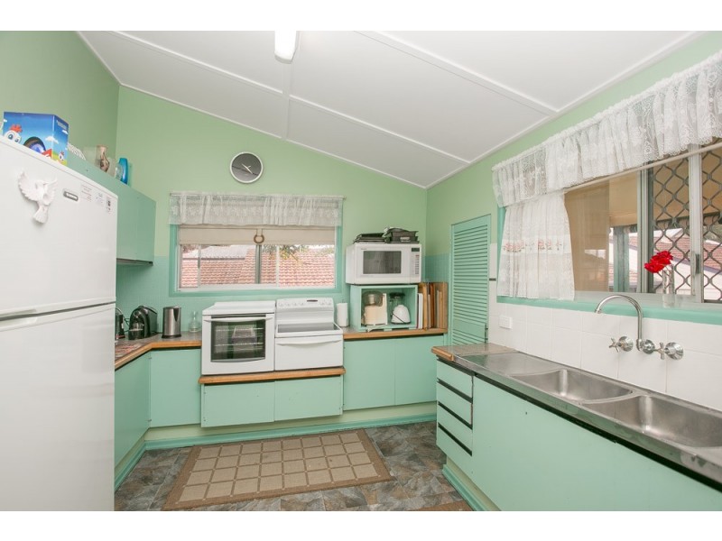 16 Silvester Street, Redcliffe QLD 4020