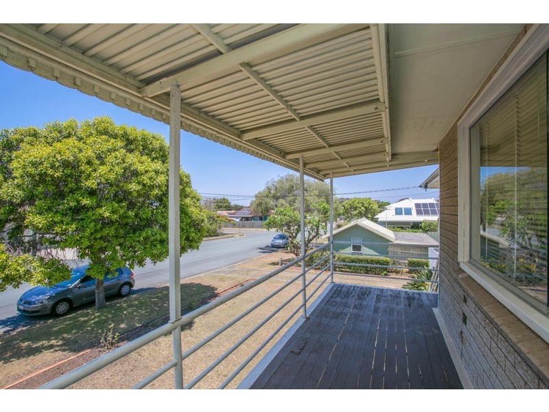 7 Blakeney Street, Woody Point QLD 4019