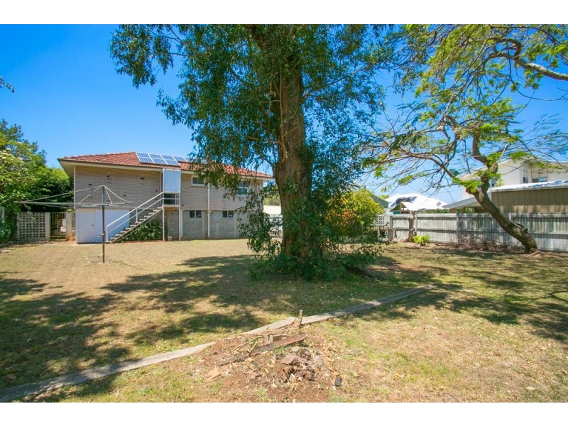 7 Blakeney Street, Woody Point QLD 4019