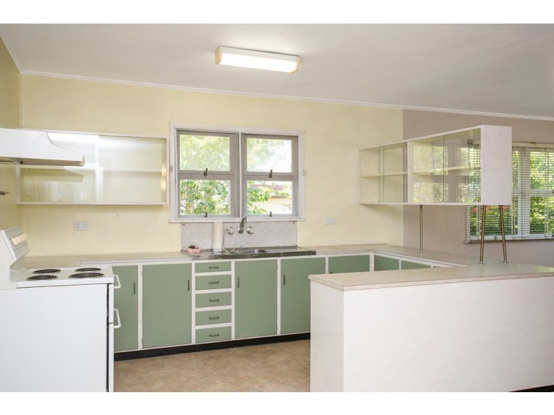 7 Blakeney Street, Woody Point QLD 4019