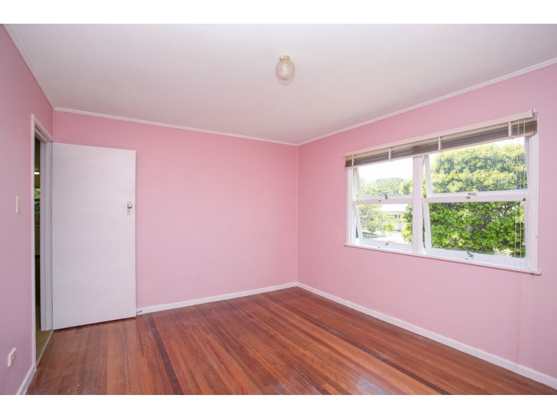7 Blakeney Street, Woody Point QLD 4019