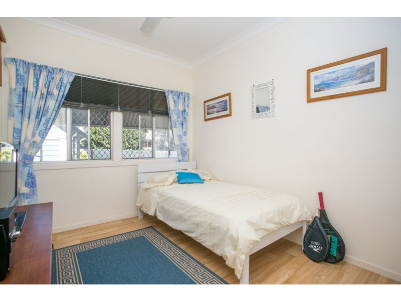 19 Queen Street, Scarborough QLD 4020