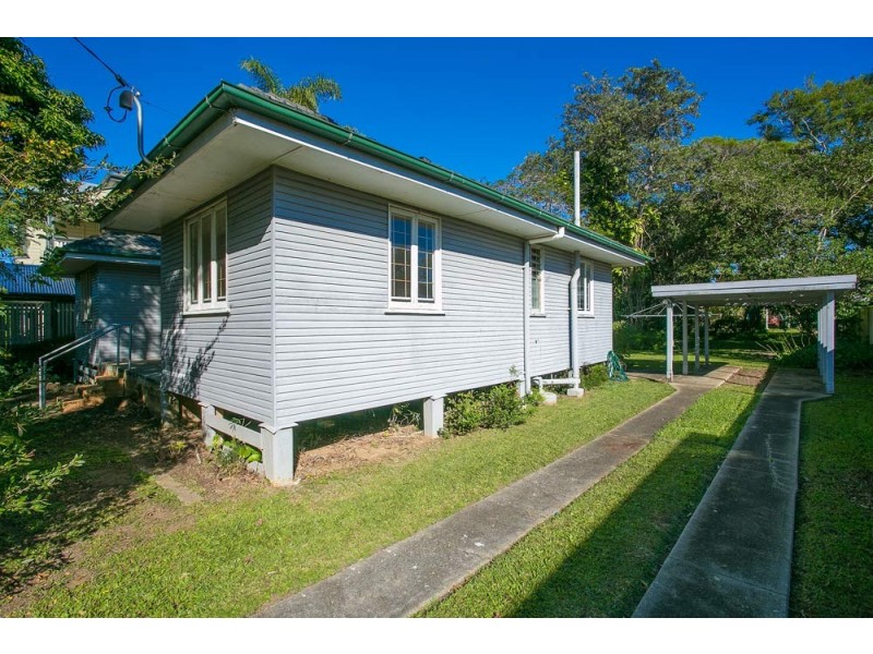 13 Hawthorne Street, Woody Point QLD 4019
