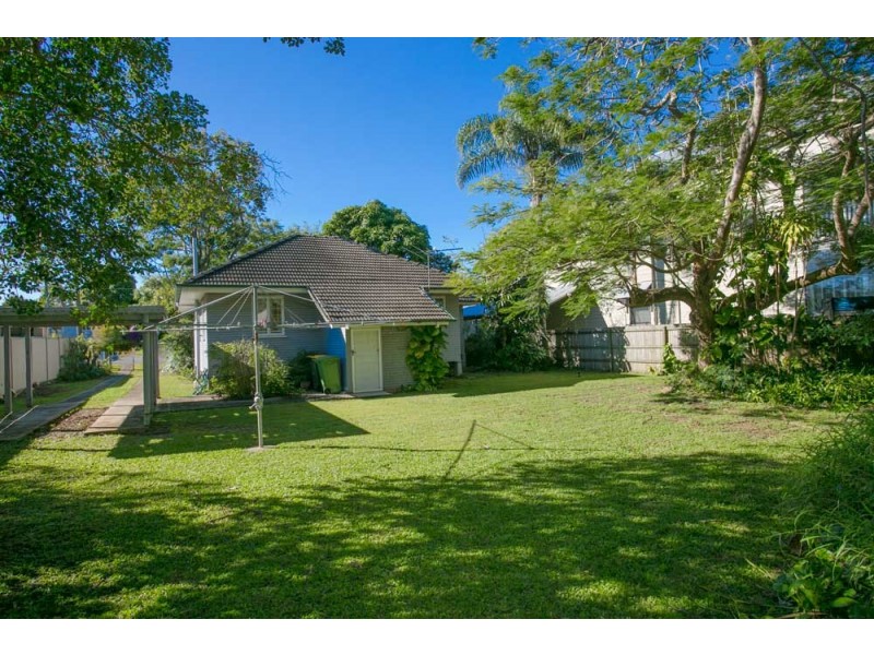 13 Hawthorne Street, Woody Point QLD 4019
