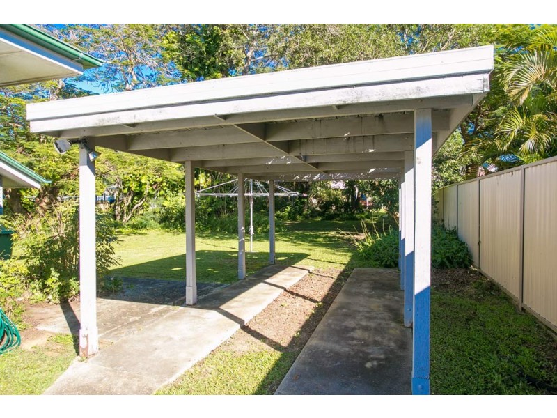 13 Hawthorne Street, Woody Point QLD 4019