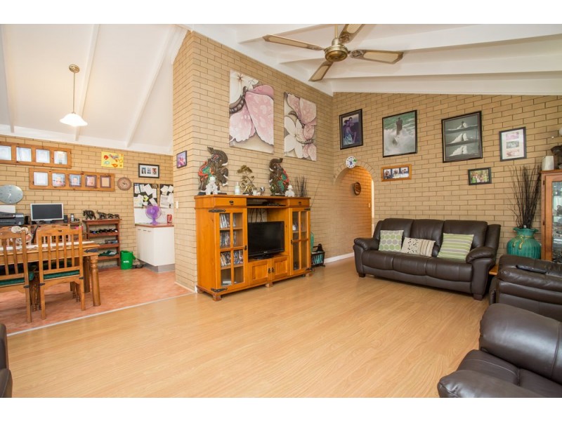 19 Matthew Street, Scarborough QLD 4020