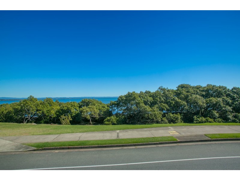 52A Oyster Point Esplanade, Scarborough QLD 4020