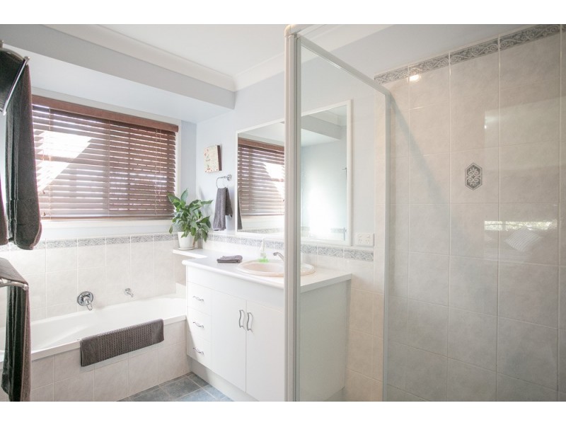 24 McKillop Street, Rothwell QLD 4022